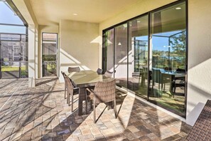 Outdoor dining - Modern Haines City Home w/ Pool & Lanai! (Haines City)