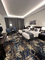 Twin Room | Minibar, iron/ironing board (on request), WiFi (free), bed sheets