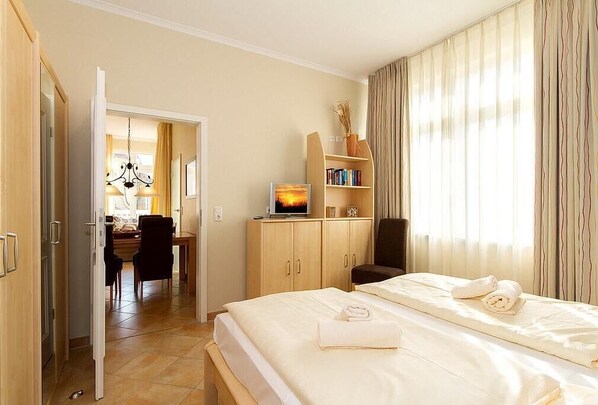 2 chambres, fer et planche à repasser, accès au Wi-Fi (inclus)