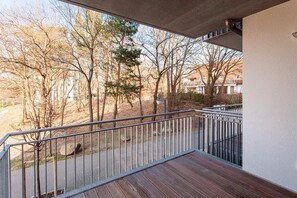 Property grounds - Stilvolles Apartment mit Großem Balkon und Kaminofen - nur 150 m zum Strand! (Ostseebad Binz)