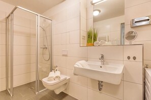 Douche, sèche-cheveux