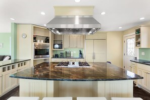 Fridge, microwave, oven, stovetop - Tides' Reach - Private Waterfront King Beds (Orland)