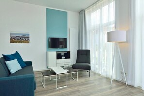 Télévision, livres, chaîne hi-fi
