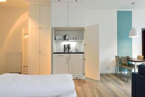 Free WiFi, bed sheets