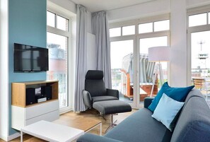 Télévision, livres, chaîne hi-fi