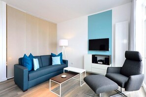 Télévision, livres, chaîne hi-fi