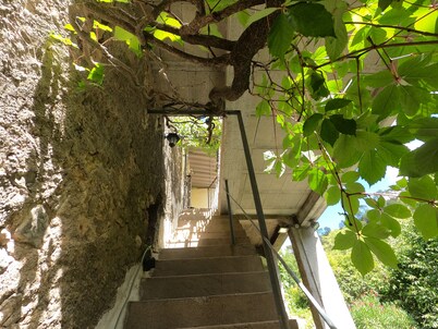 Welcome to Lougissoun, group gîte in the heart of Provence