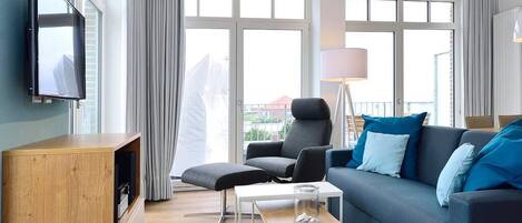 テレビ、書庫、ステレオ