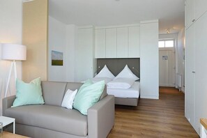 Tv, böcker och en stereo