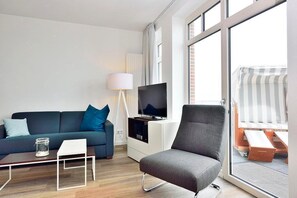 Tv, böcker och en stereo