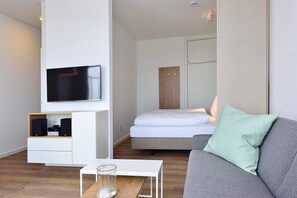 Tv, bøger, stereoanlæg