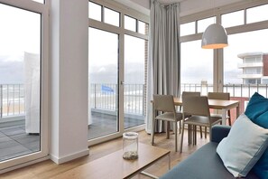 Televisie, boeken en een stereo