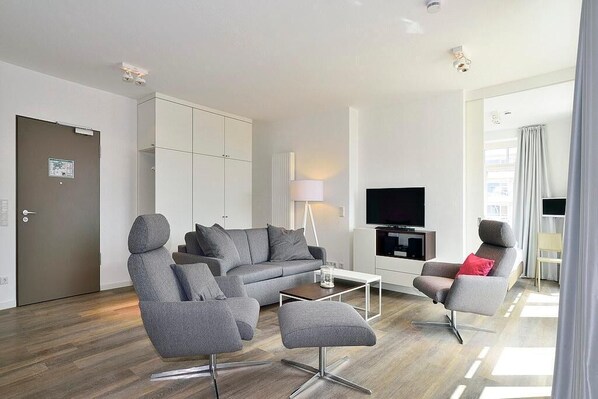 Televisión, libros y estéreo 