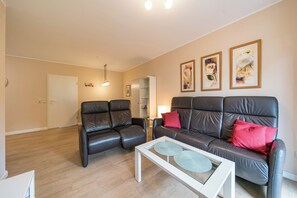 TV, DVD player, books, stereo