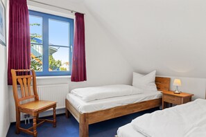 3 bedrooms, iron/ironing board, free WiFi