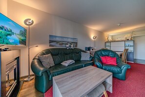 Tv, pejs, dvd-afspiller, stereoanlæg