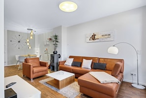 TV, fireplace, DVD player, stereo