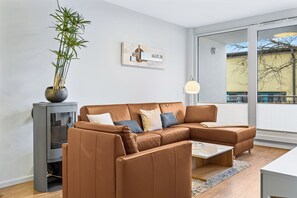 Fernseher, Kamin, DVD-Player, Stereoanlage