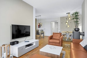 TV, fireplace, DVD player, stereo