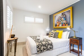 Desk, iron/ironing board, WiFi, bed sheets - Book 4 Brisbane Festival in d heart of Paddington (Paddington)