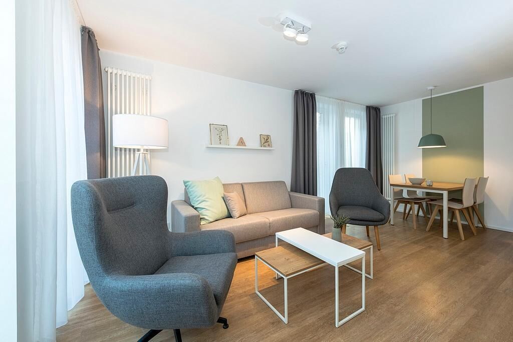 Fernseher, Stereoanlage