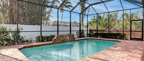 Lämmitetty uima-allas