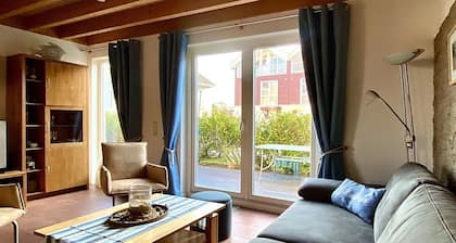 115 qm Ferienhaus am Deich mit Terrasse, 2 Balkonen, Meerblick, Sauna & Kamin