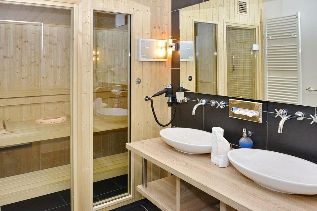 Douche, sèche-cheveux, bidet