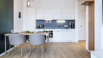 Kühlschrank, Ofen, Herdplatte, Geschirrspüler