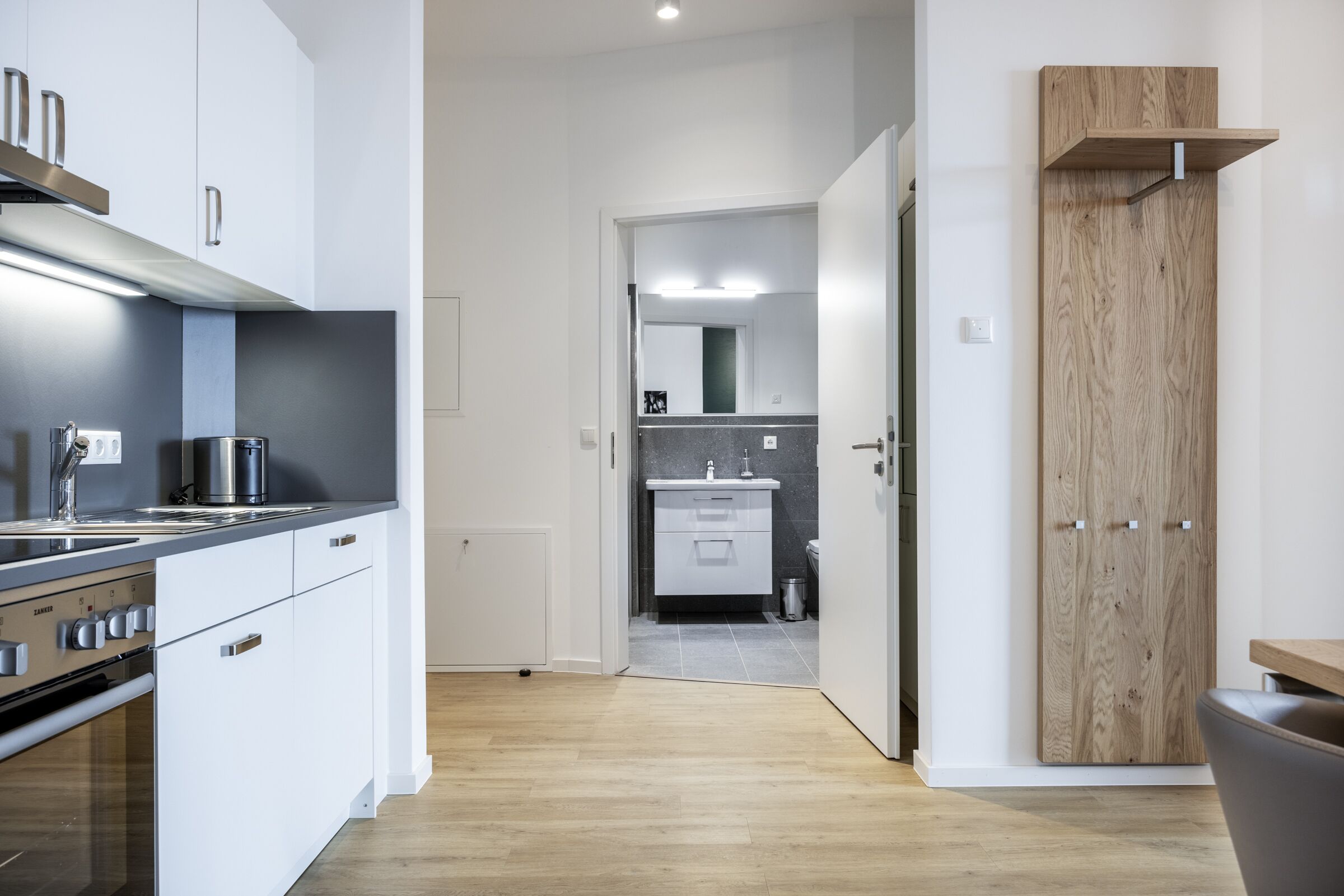 Kühlschrank, Ofen, Herdplatte, Geschirrspüler