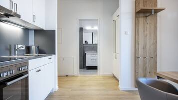 Kühlschrank, Ofen, Herdplatte, Geschirrspüler