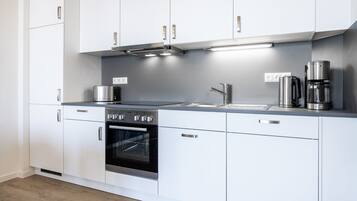 Kühlschrank, Ofen, Herdplatte, Geschirrspüler