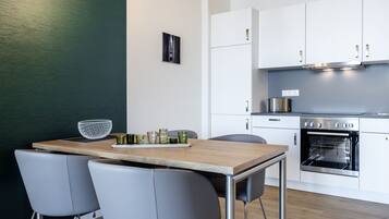 Kühlschrank, Ofen, Herdplatte, Geschirrspüler