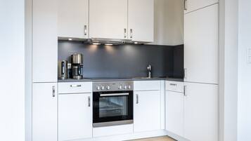 Kühlschrank, Ofen, Herdplatte, Geschirrspüler