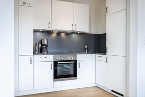 Refrigerador, horno, parrilla de estufa y lavavajillas