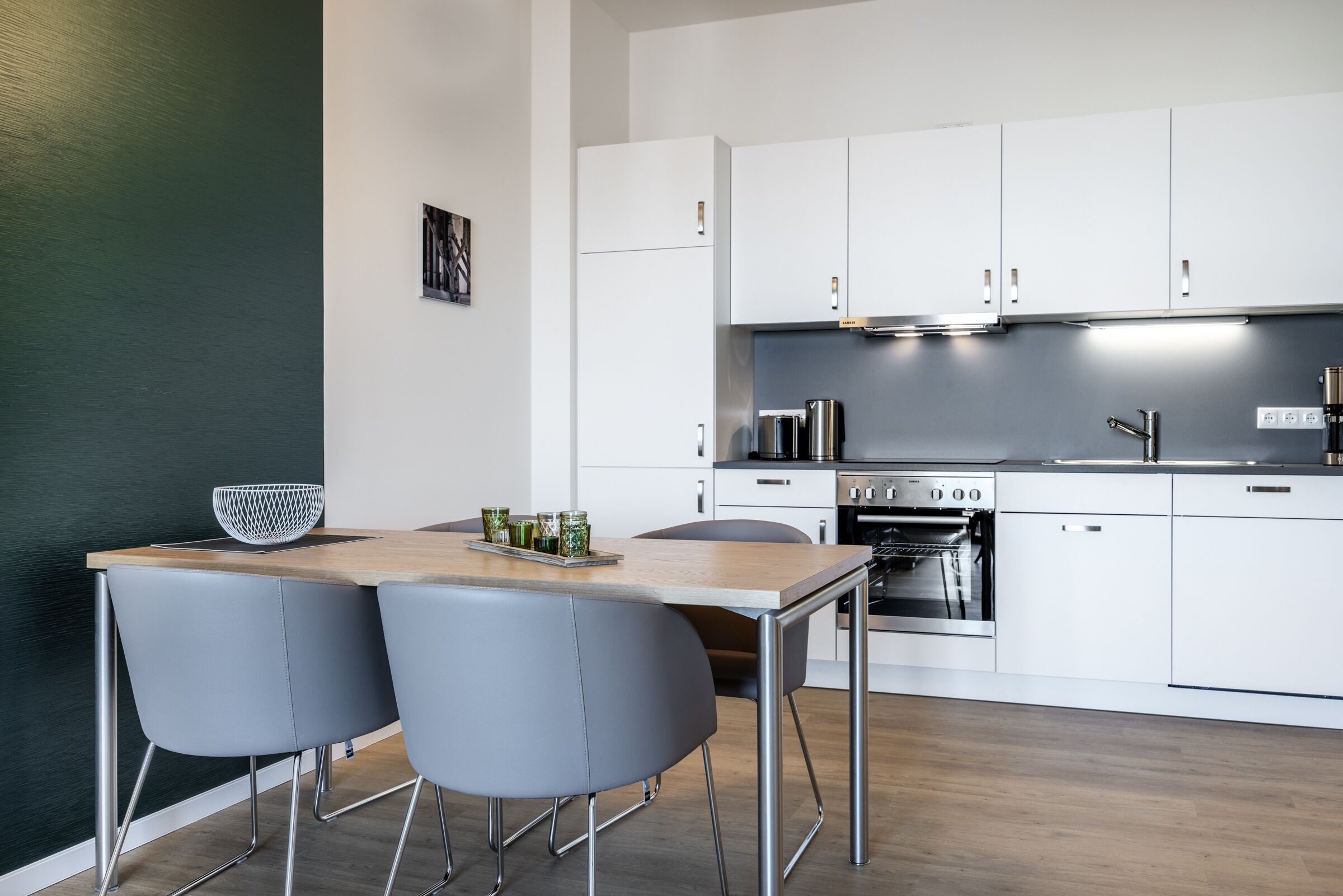 Kühlschrank, Ofen, Herdplatte, Geschirrspüler