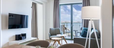 Fernseher, Stereoanlage