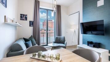 Fernseher, Stereoanlage