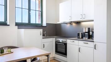 Kühlschrank, Ofen, Herdplatte, Geschirrspüler
