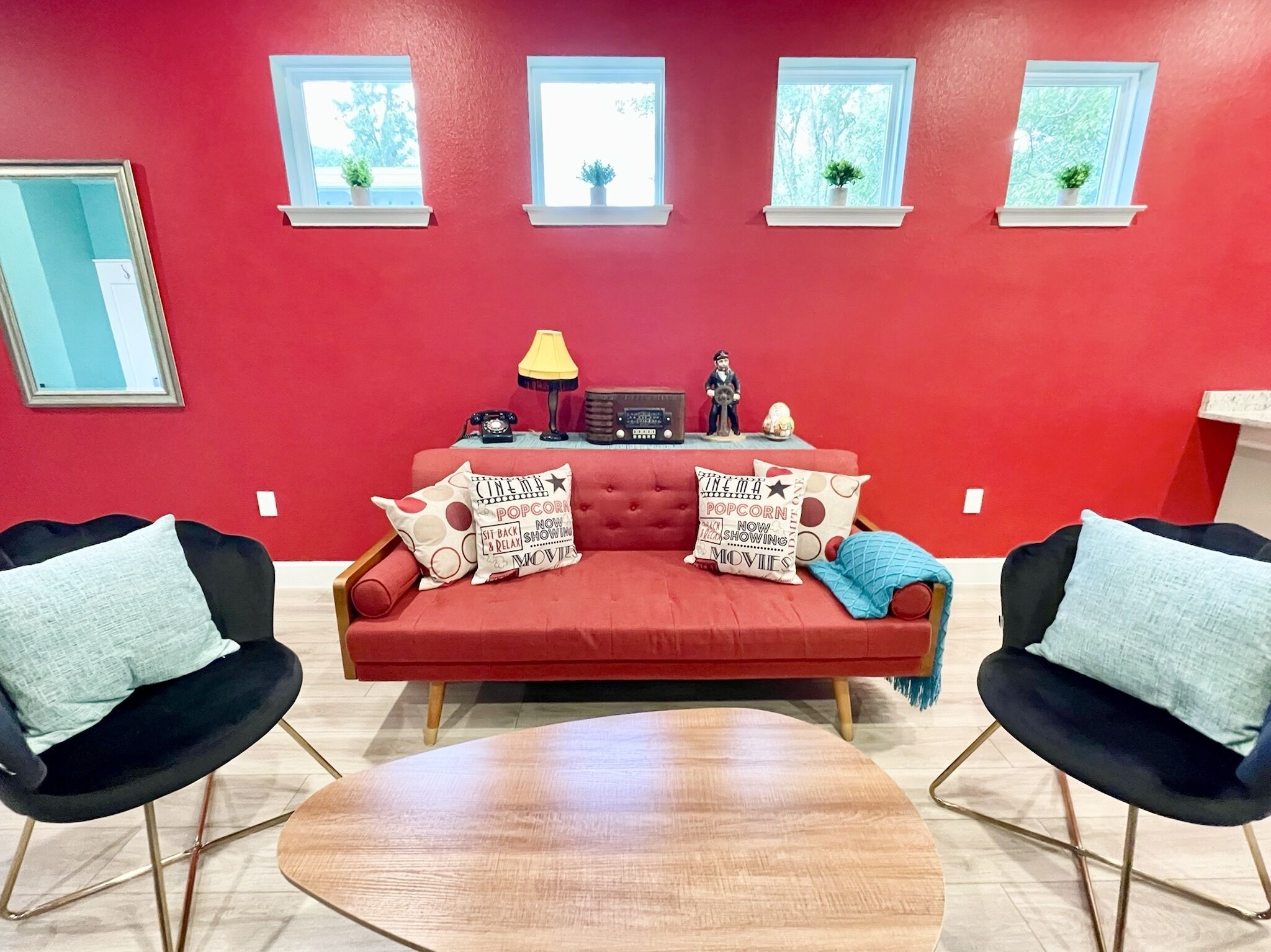 Sanford's Retro Retreat - Sanford, FL