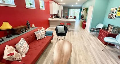 Sanford's Retro Retreat