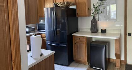 Cozy 5Star Guest House Near Biltmore Estate.