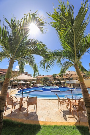 2 piscinas al aire libre