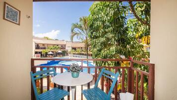 Apartamento elite | Opções para refeição ao ar livre