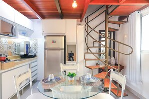 Family Apartment | Private kitchen | Fridge, microwave, cookware/dishes/utensils, cleaning supplies