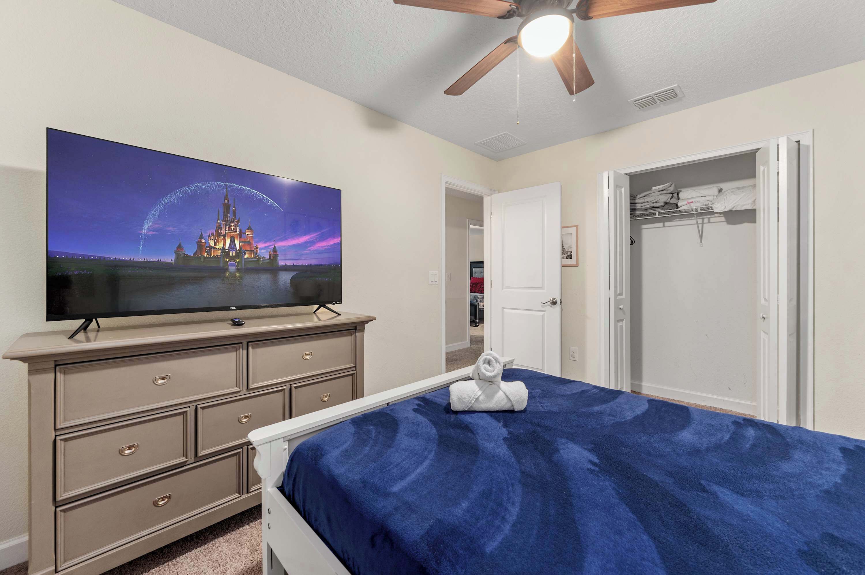 6 chambres, fer et planche à repasser, lit parapluie, Wi-Fi