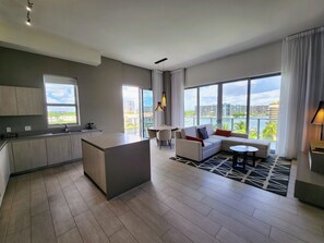 全景公寓客房, 運河景 | 房內用餐