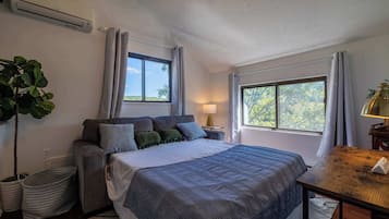 4 bedrooms, desk, iron/ironing board, travel cot
