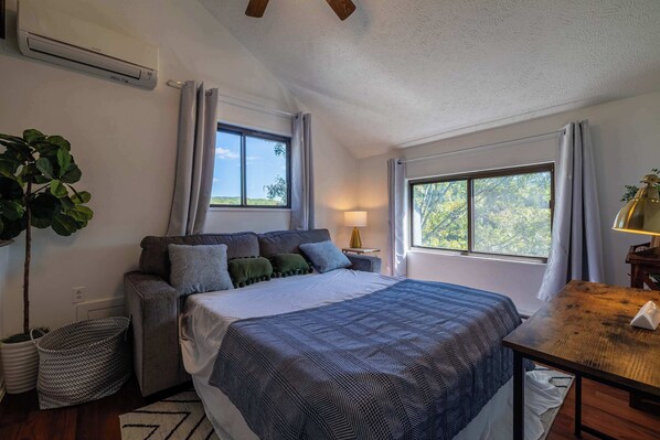 4 Schlafzimmer, Schreibtisch, Bügeleisen/Bügelbrett, WLAN