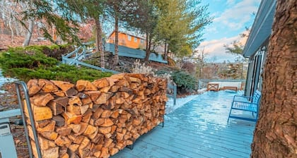 Dog Friendly Retreat with River and Mountain Views